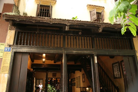 nha-ong-pho-co-va-tai-hoa-nguoi-ha-noi