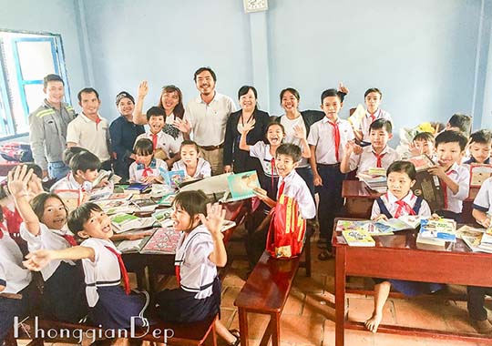 TRAO TẶNG