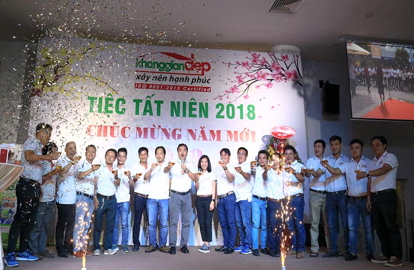 Nhộn Nhịp Lễ Tất Niên